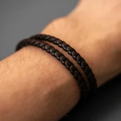 ALEXANDER – Armbånd i stål med sort/brunt skinn