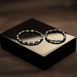 ALEXANDER – F&S armbånd med stenperler, sort/blå – 4 mm