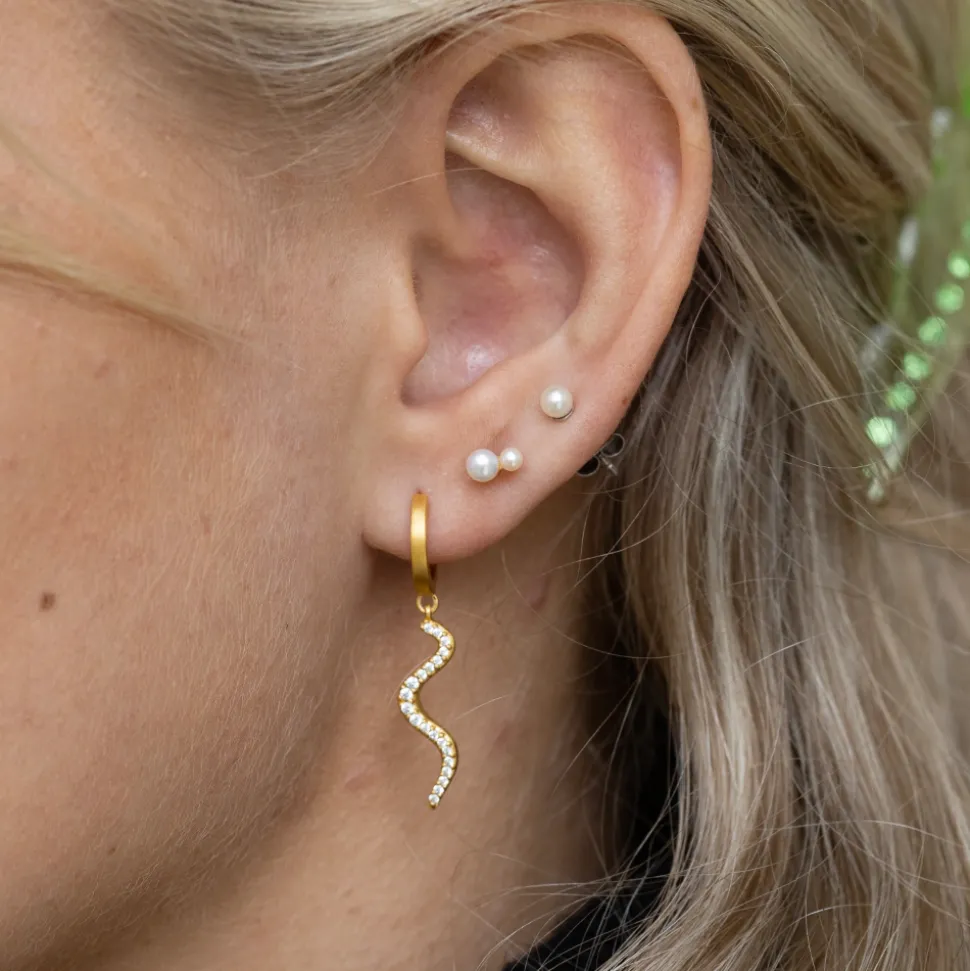 ByBiehl – Pearl double ørepynt i forgylt sølv – 6 mm
