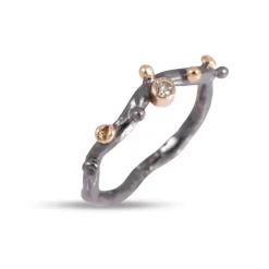 ByBirdie – Grace Single – sort rhodinert sølvring med diamant og gult gull