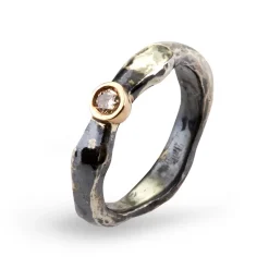 ByBirdie – Heritage Singel ring i sort rhodinert sølv med diamanat