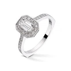 Diamonds by Frisenberg – Diamantring med emerald cut senterstein 0,50 ct TW/VS1 – Totalt 0,75 ct
