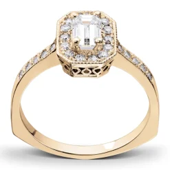 Diamonds by Frisenberg – Diamantring med emerald cut senterstein 0,50 ct TW/VS1 – Totalt 0,75 ct