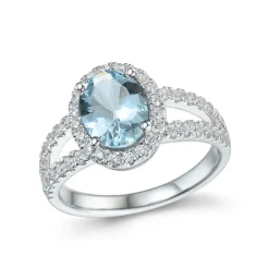 Diamonds by Frisenberg – Haloring (oval) i hvitt gull med London Blå Topas og diamanter