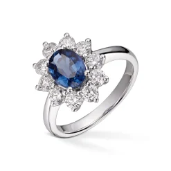 Diamonds by Frisenberg – Rosettring/Dianaring i hvitt gull med safir og diamanter