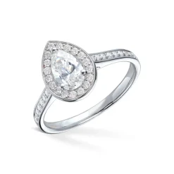 Diamonds by Frisenberg – Ring i hvitt gull med pear cut senterdiamant ialt 1,05 ct