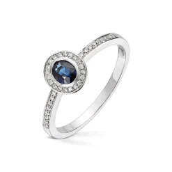 Diamonds by Frisenberg – Ring i hvitt gull med safir og 0,10 ct diamanter