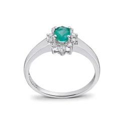 Diamonds by Frisenberg – Ring i hvitt gull – Smaragd og diamanter rundt – Totalt 0,14 ct