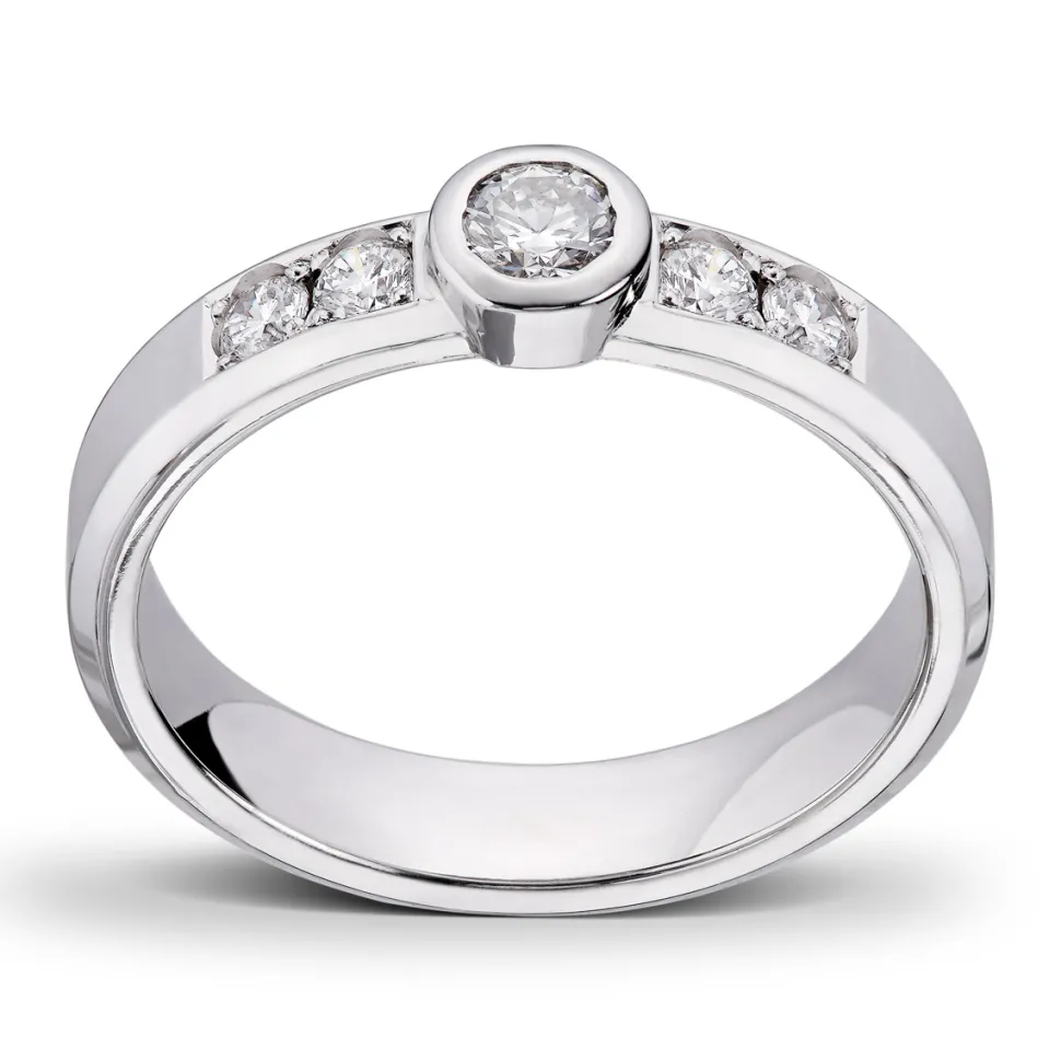Diamonds by Frisenberg – Ring i hvitt gull med diamanter – Totalt 0,45 ct