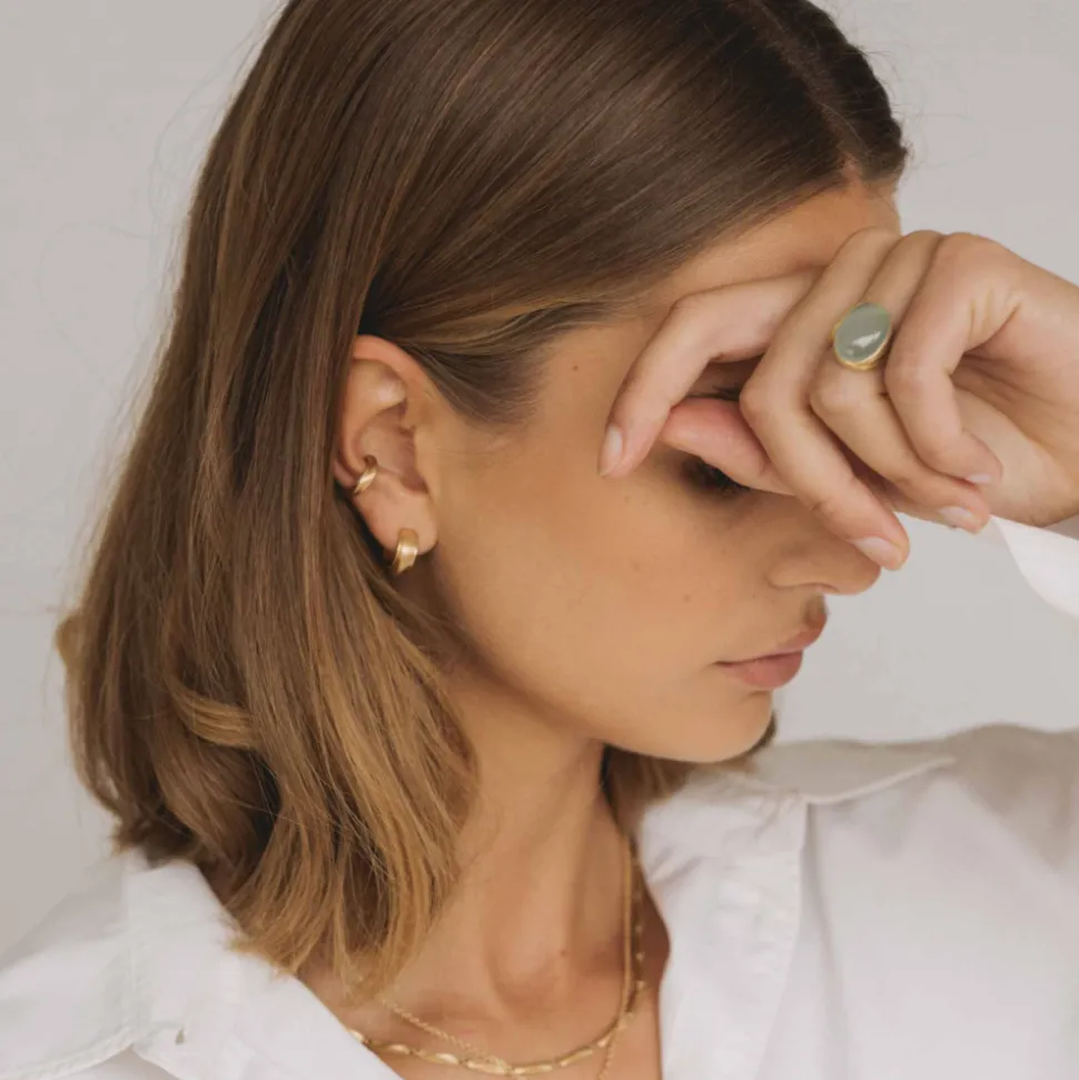Dulong – Vega Relief cuff ørering – Velg mellom 18k gult gull eller sølv