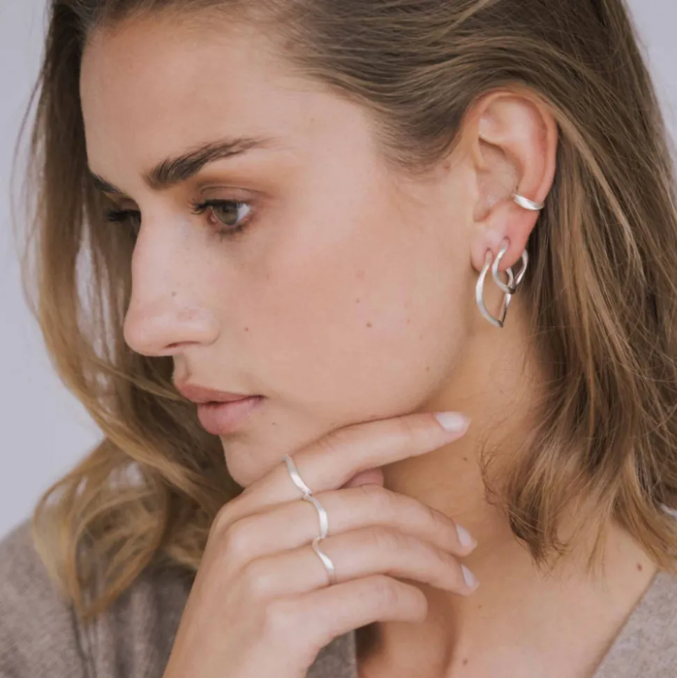 Dulong – Vega Relief cuff ørering – Velg mellom 18k gult gull eller sølv