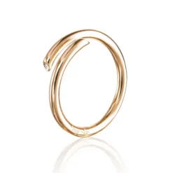 Efva Attling – Hug ring i 18k gult gull med diamant