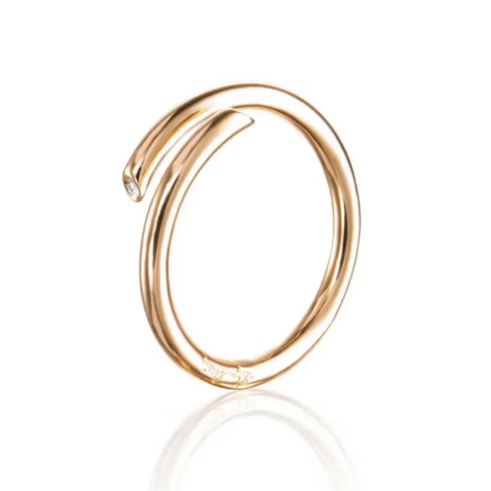 Efva Attling – Hug ring i 18k gult gull med diamant