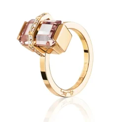 Efva Attling – Little Bend Over ring i 18k gult gull med morganitt og diamanter