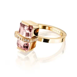 Efva Attling – Little Bend Over ring i 18k gult gull med morganitt og diamanter