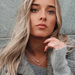 Efva Attling – Love Bead halssmykke i sølv med grønn quartz