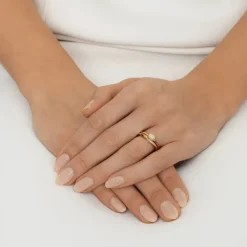 Efva Attling – Love Bead ring i 18k gult gull med diamanter