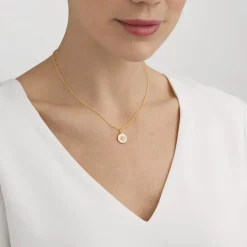 Georg Jensen – Daisy halssmykke i forgylt sølv med hvit emalje, lite