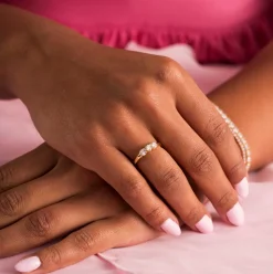 Glow by Gulldia – Farah ring i forgylt sølv med zirkonia