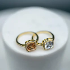 Glow by GullDia – Grace ring i forgylt sølv med blank zirkonia