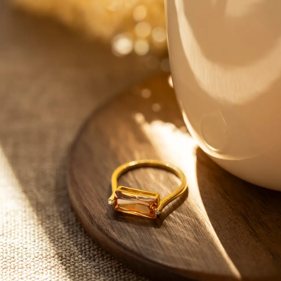 Glow by Gulldia – Kate ring i forgyldt sølv med zirkonia, champagne