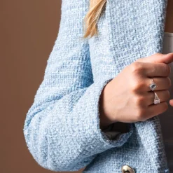 Glow by GullDia – Lily ring i sølv med zirkonia, blå