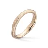 Gold by Frisenberg – Assymetrisk gullring – Matt overflate