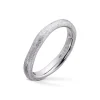 Gold by Frisenberg – Assymetrisk ring i hvitt gull – Matt overflate