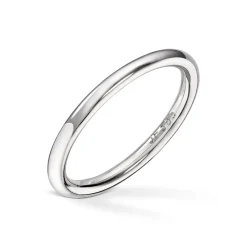 Gold by Frisenberg – Håndlaget slank ring i hvitt gull 2,0 mm