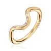 Lene Visholm – Buet Ring i Gult Gull Med Diamanter
