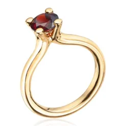 Lene Visholm – Ring I Gult Gull med Rhodolitt