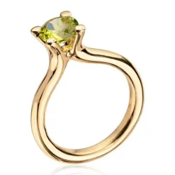 Lene Visholm – Ring I Gult Gull Med Peridot