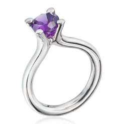 Lene Visholm – Ring I Hvitt Gull Med Ametyst