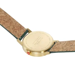 Mondaine – Classic gullfarget stål / Grønn 40 mm