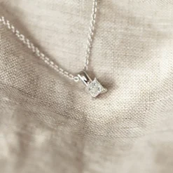 NC Christophersen – Anheng i hvitt gull med diamanter