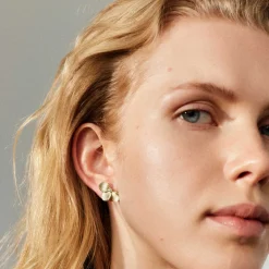NC Christophersen – Blomst ørepynt i 14k gult gull med diamant, 3 blader