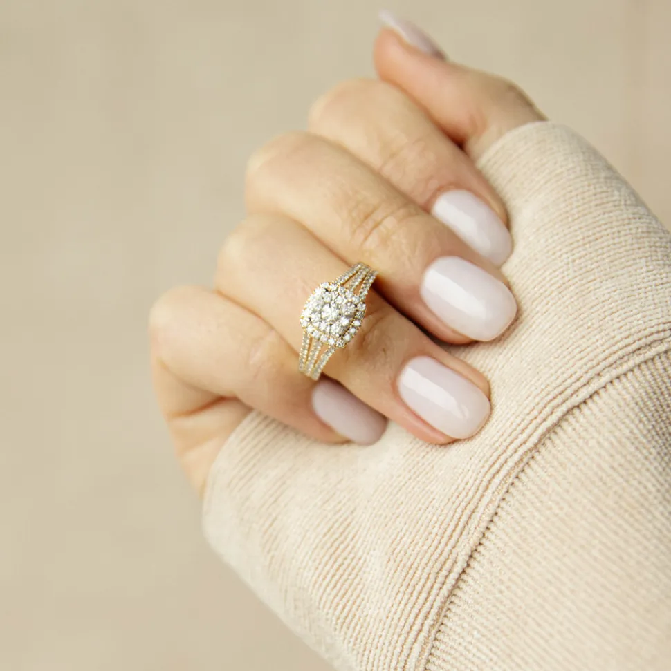 NC Christophersen – Ring i gult gull med diamanter