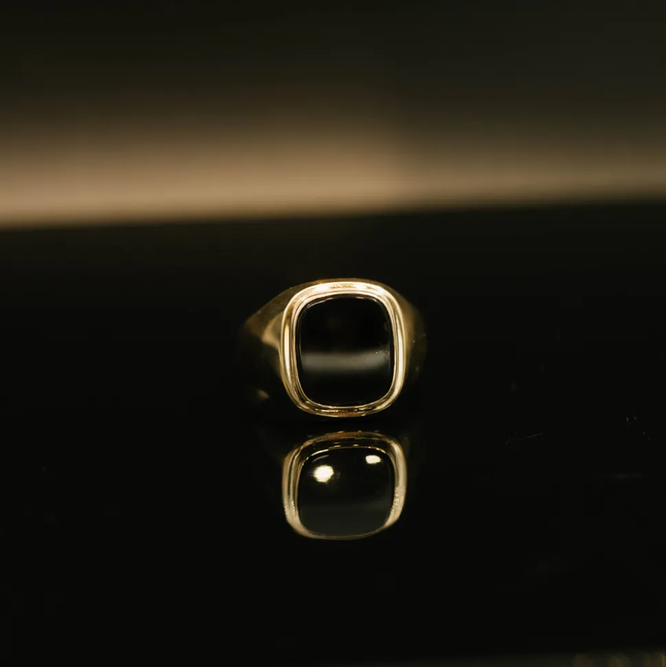 NC Christophersen – Ring i gult gull – Onyx