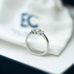 NC Christophersen – Ring i hvitt gull med diamanter