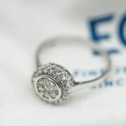 NC Christophersen – Ring i hvitt gull med diamanter