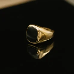 NC Christophersen – Ring i gult gull – Onyx