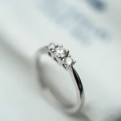 NC Christophersen – Ring i hvitt gull med diamanter