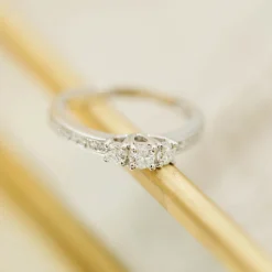 NC Christophersen – Ring i hvitt gull med diamanter