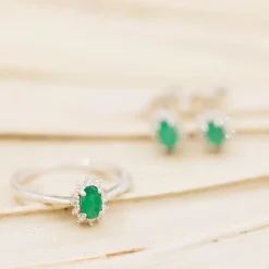 NC Christophersen – Rosettring i hvitt gull med smaragd og diamanter, 04 ct