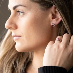 NC Christophersen – Rosettring i hvitt gull med rubin og diamanter, 0,24 ct