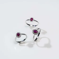 NC Christophersen – Rosettring i hvitt gull med rubin og diamanter, 0,24 ct