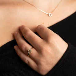 NC Christophersen – Sirkel ring i gult gull med diamanter – 0,12 ct TW/SI