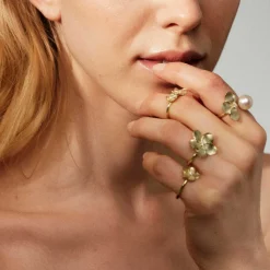 NC Christophersen – Stor blomst ring i 14k gult gull med diamant, 0,05ct W/SI