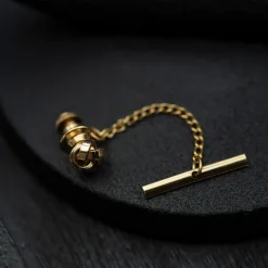 NC Christophersen – Tie-tack i gult gull – Knute