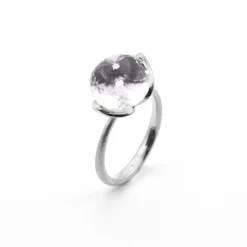 Noën – Dolce medium ring i 925 sølv med bergkrystall